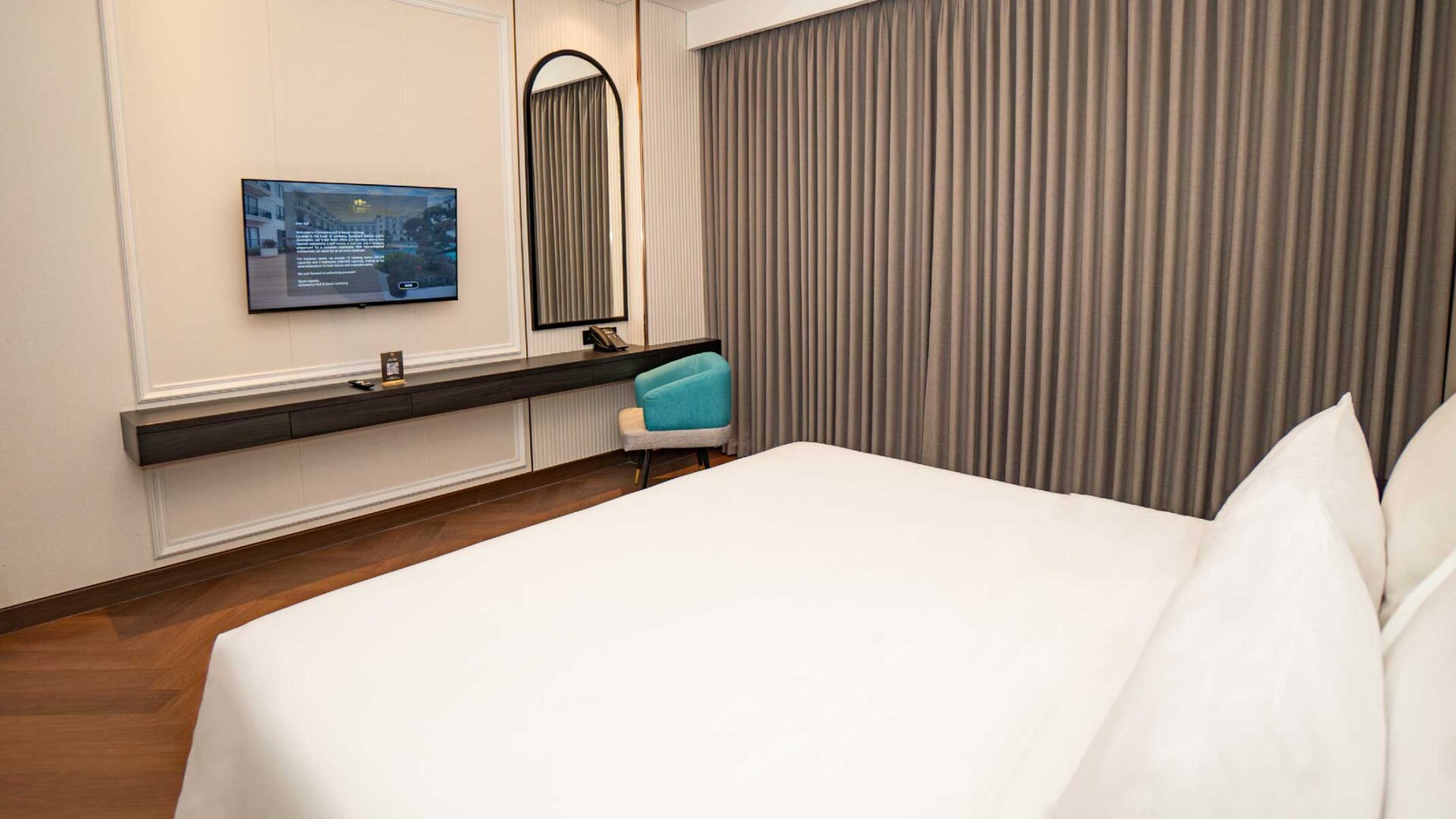 Deluxe King Non Balcony