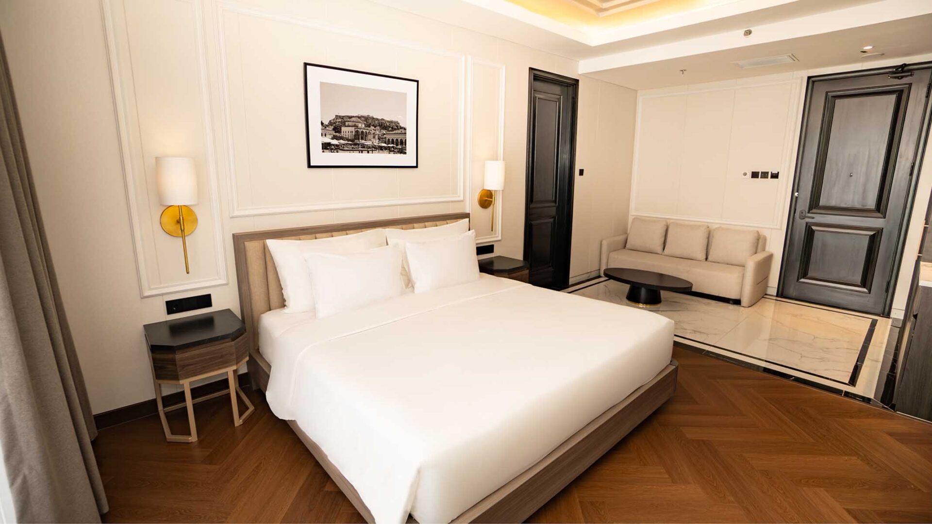 Executive King Pool View