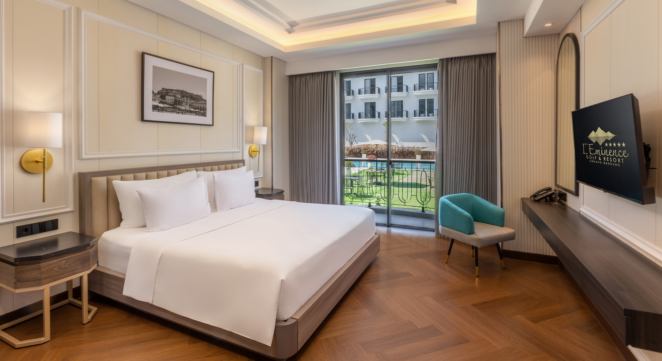 Executive King Pool View