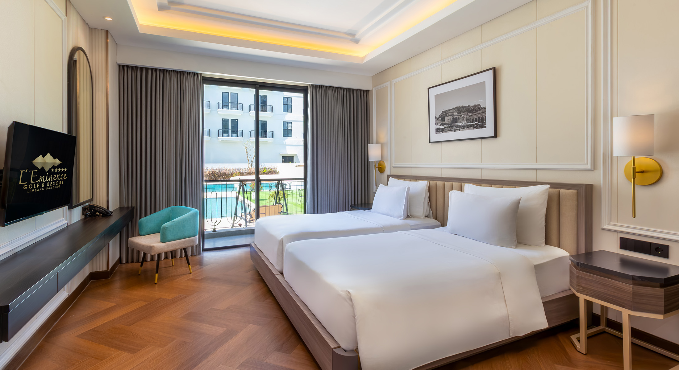 Executive Twin Pool View